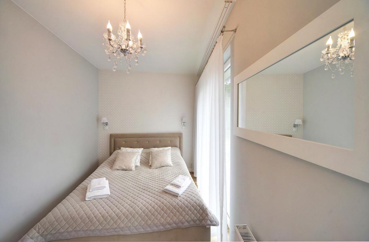 Apartamenty Sun Seasons 24 - Four Seasons بوبيروفو المظهر الخارجي الصورة